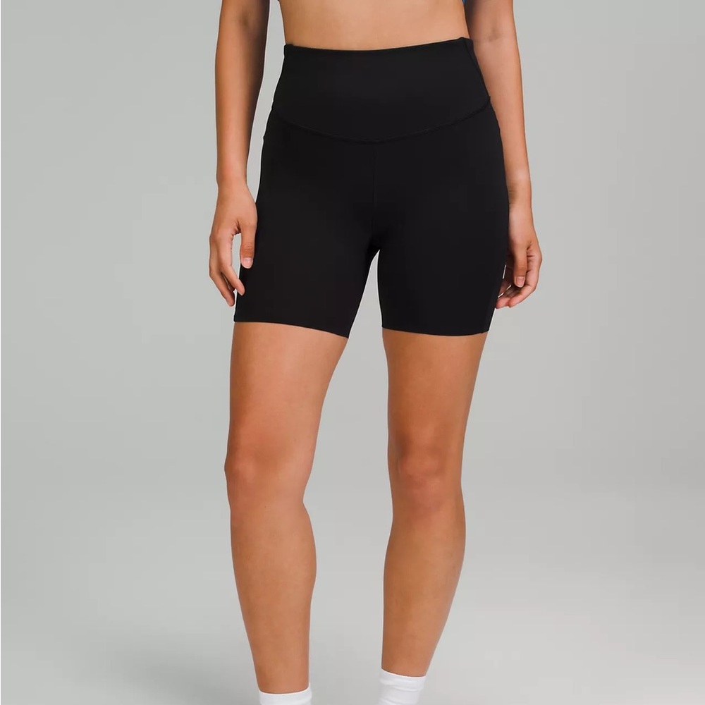 Lululemon Base Pace High-Rise Short 6 inch